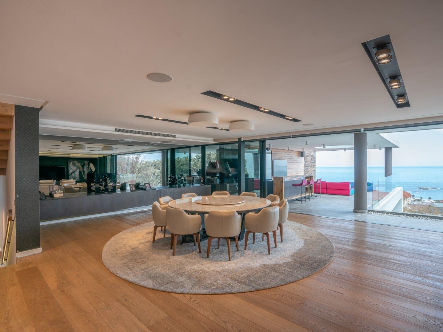 4 Bedroom House For Sale in Camps Bay, photo 4