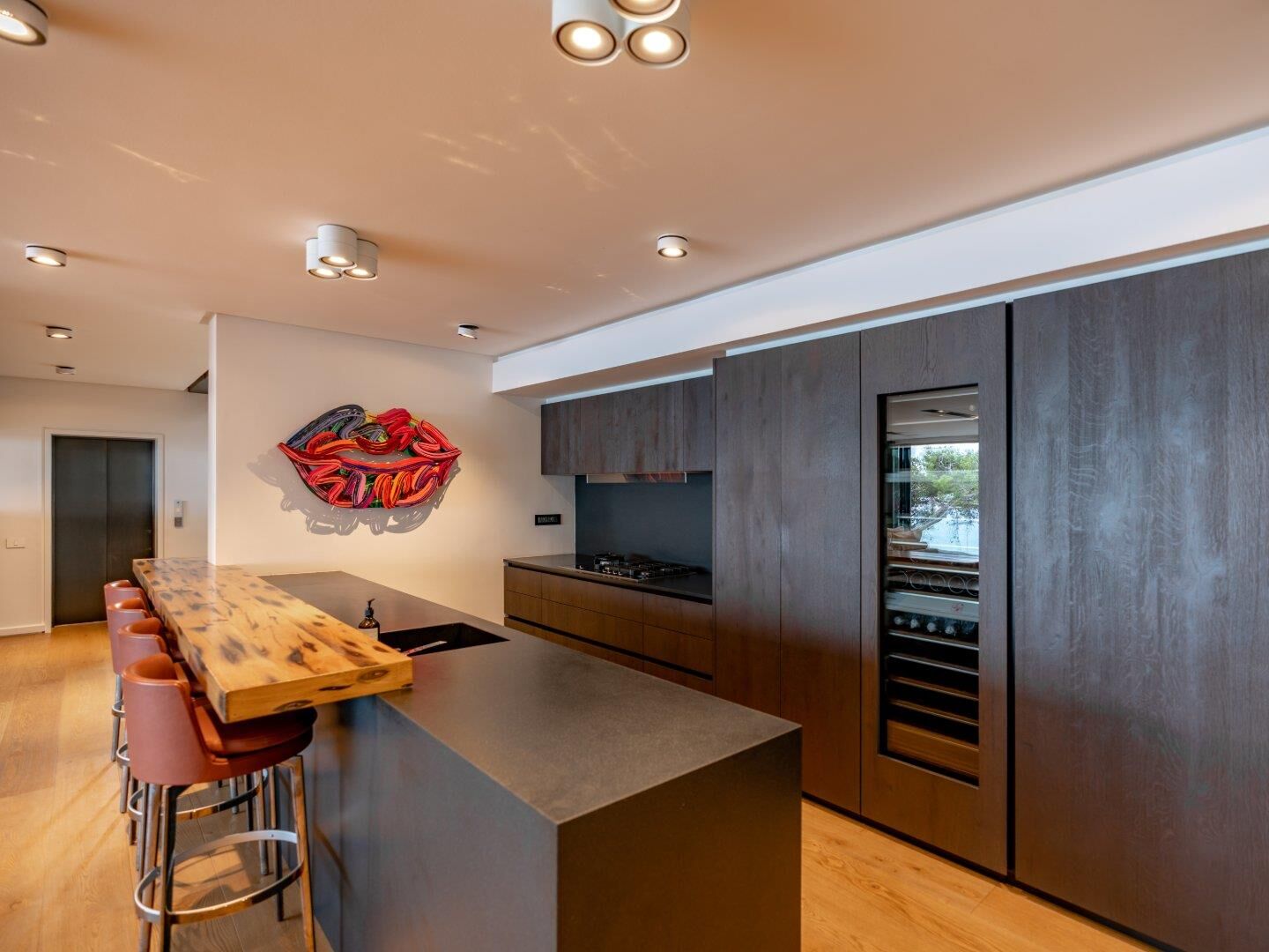 4 Bedroom House For Sale in Camps Bay, photo 5