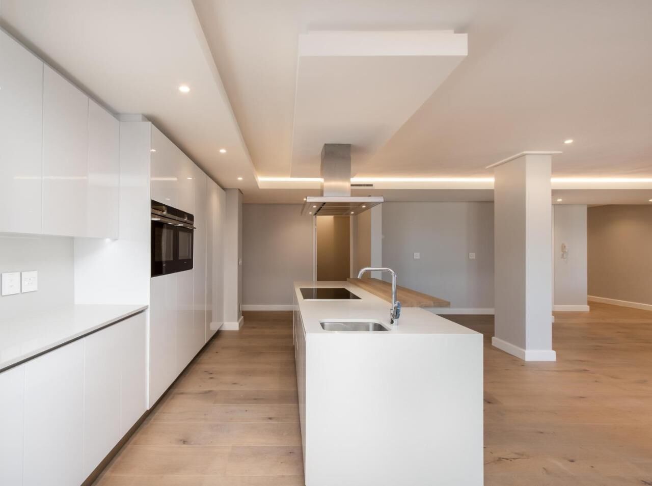 4 Bedroom Apartment For Sale in Green Point, photo 4