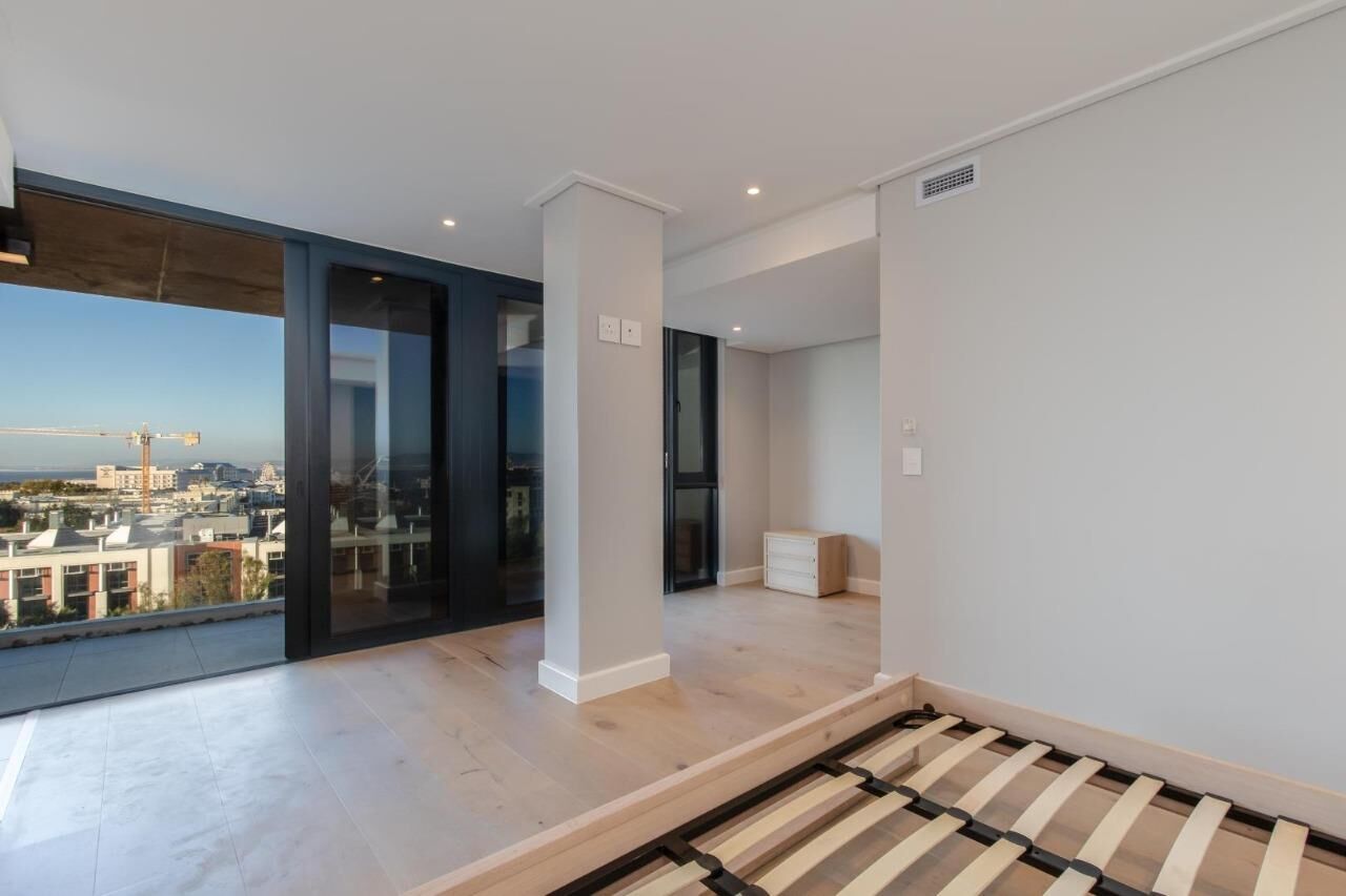 4 Bedroom Apartment For Sale in Green Point, photo 10
