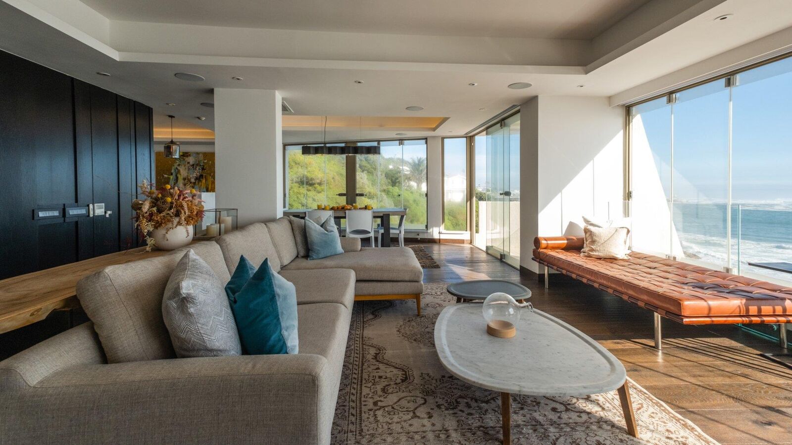 3 Bedroom Apartment To Let in Clifton, photo 7