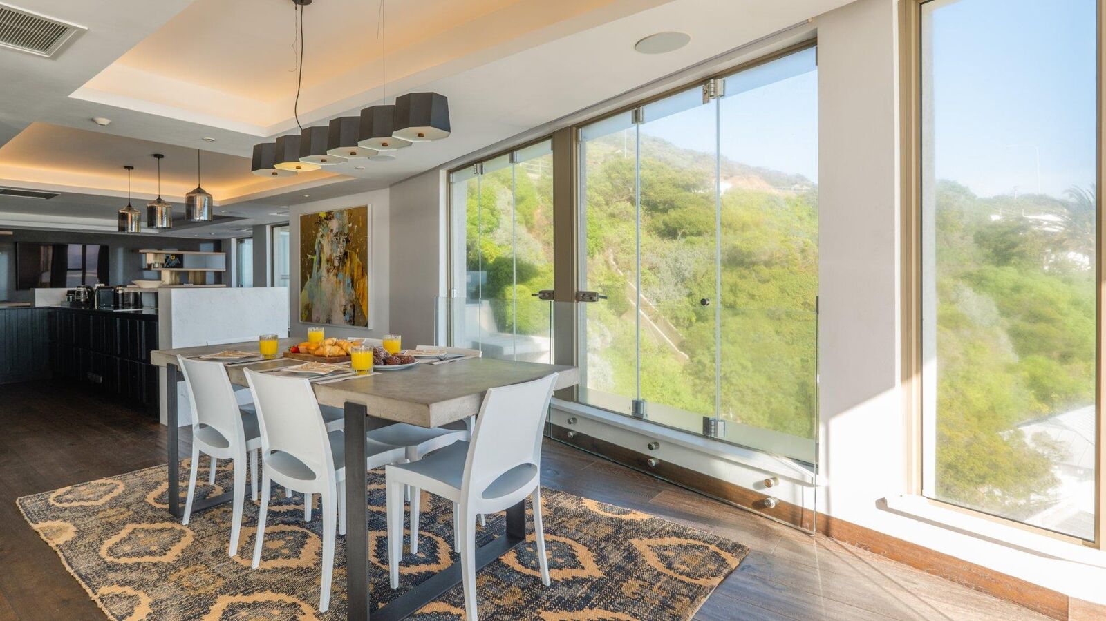 3 Bedroom Apartment To Let in Clifton, photo 11