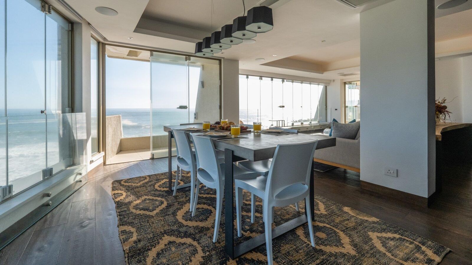 3 Bedroom Apartment To Let in Clifton, photo 12