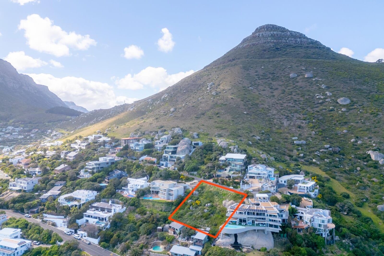 1,203m² Vacant Land For Sale in Llandudno, photo 7