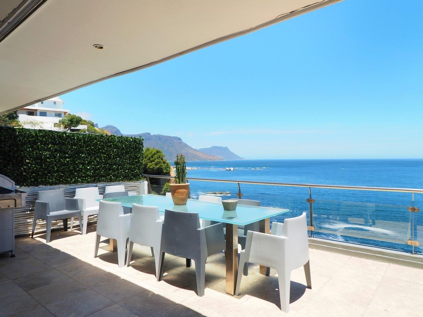 5 Bedroom House For Sale in Bantry Bay, photo 3