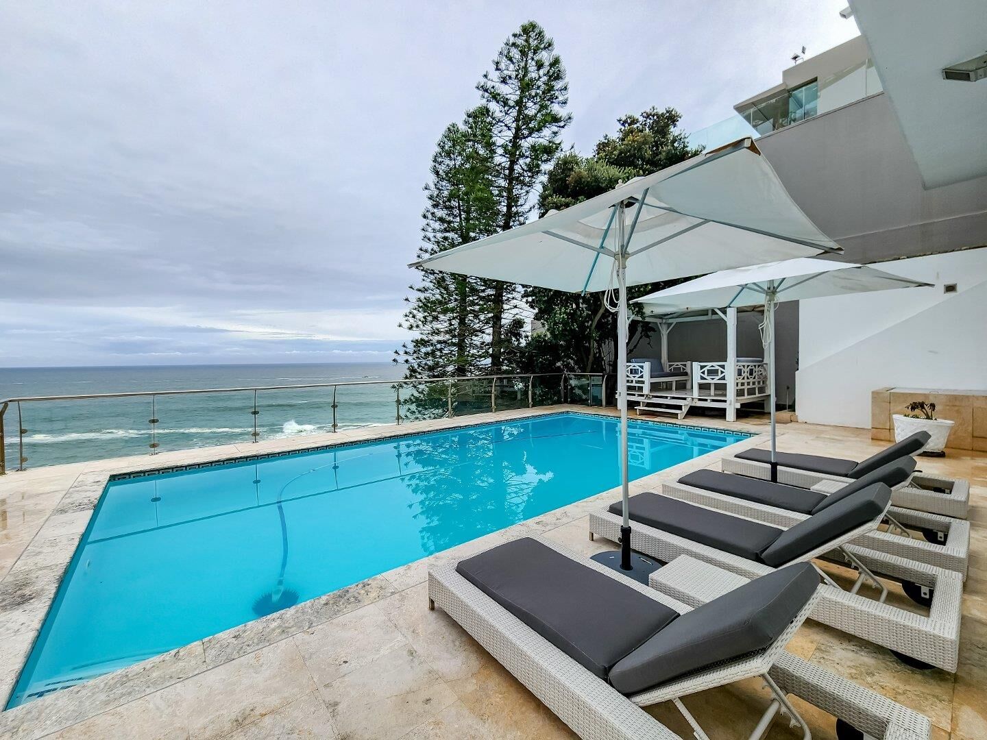 5 Bedroom House For Sale in Bantry Bay, photo 7