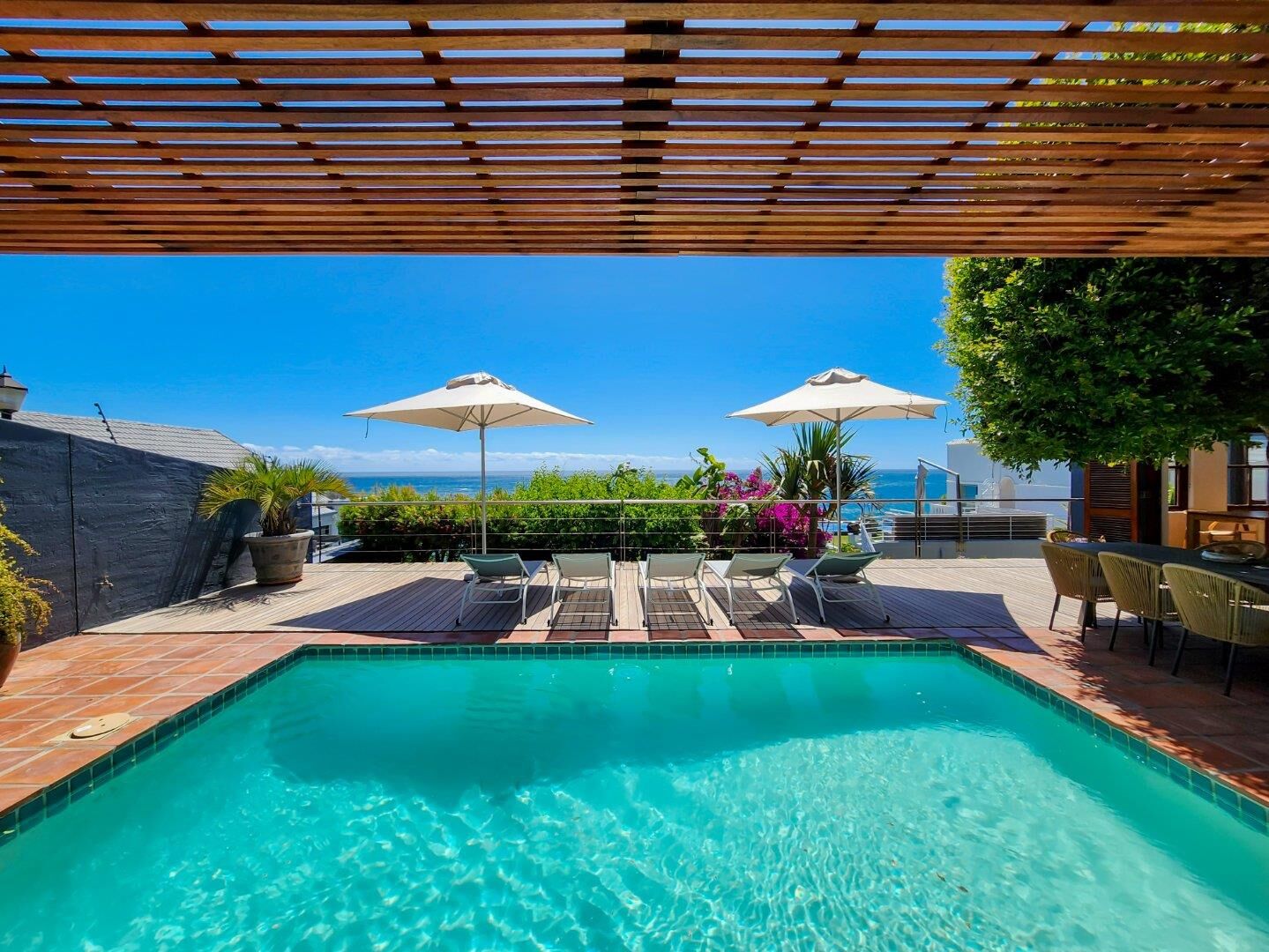 4 Bedroom House For Sale in Clifton, photo 3