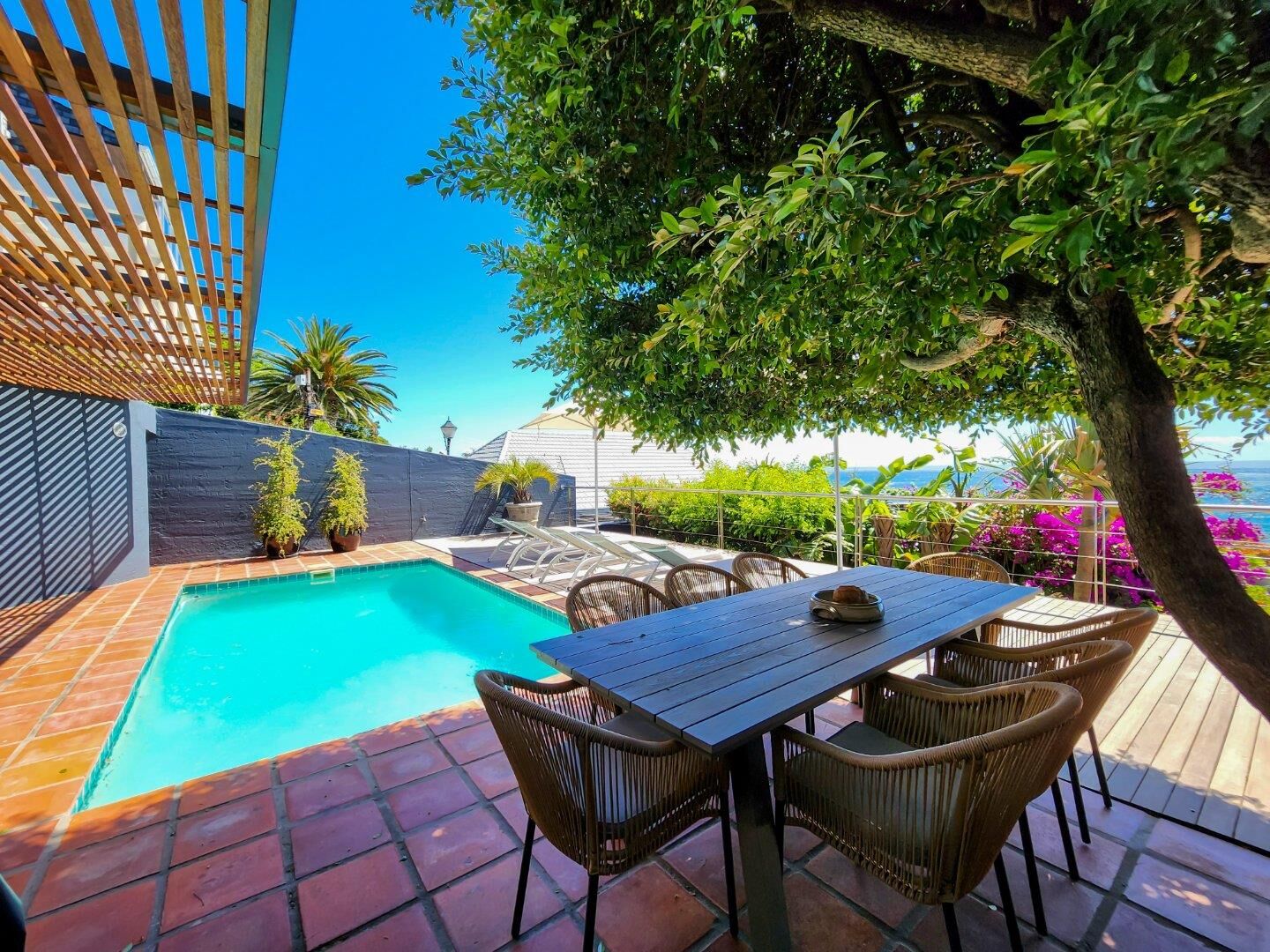 4 Bedroom House For Sale in Clifton, photo 5