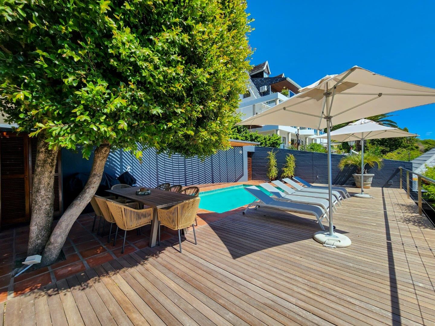 4 Bedroom House For Sale in Clifton, photo 6