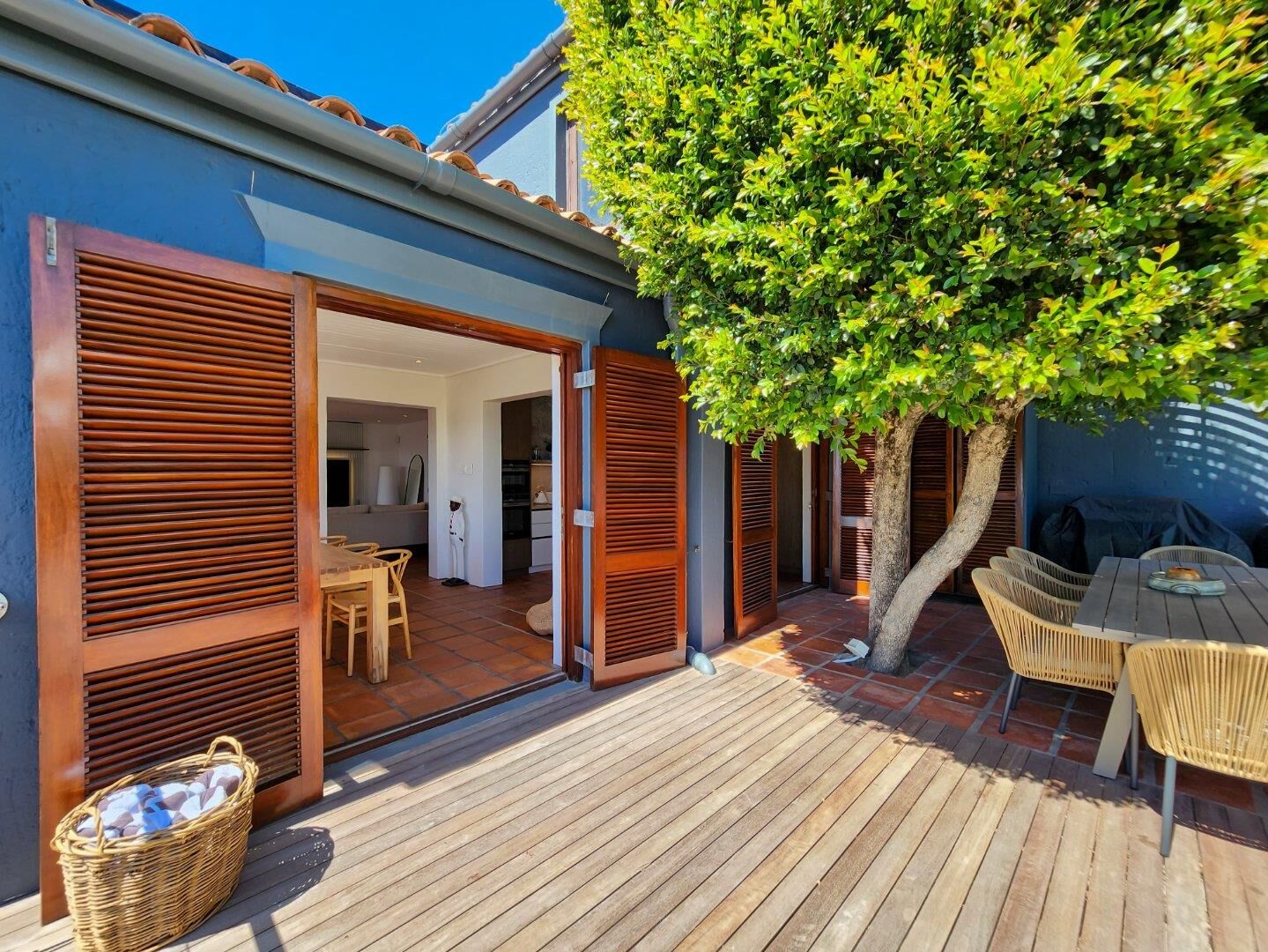 4 Bedroom House For Sale in Clifton, photo 8