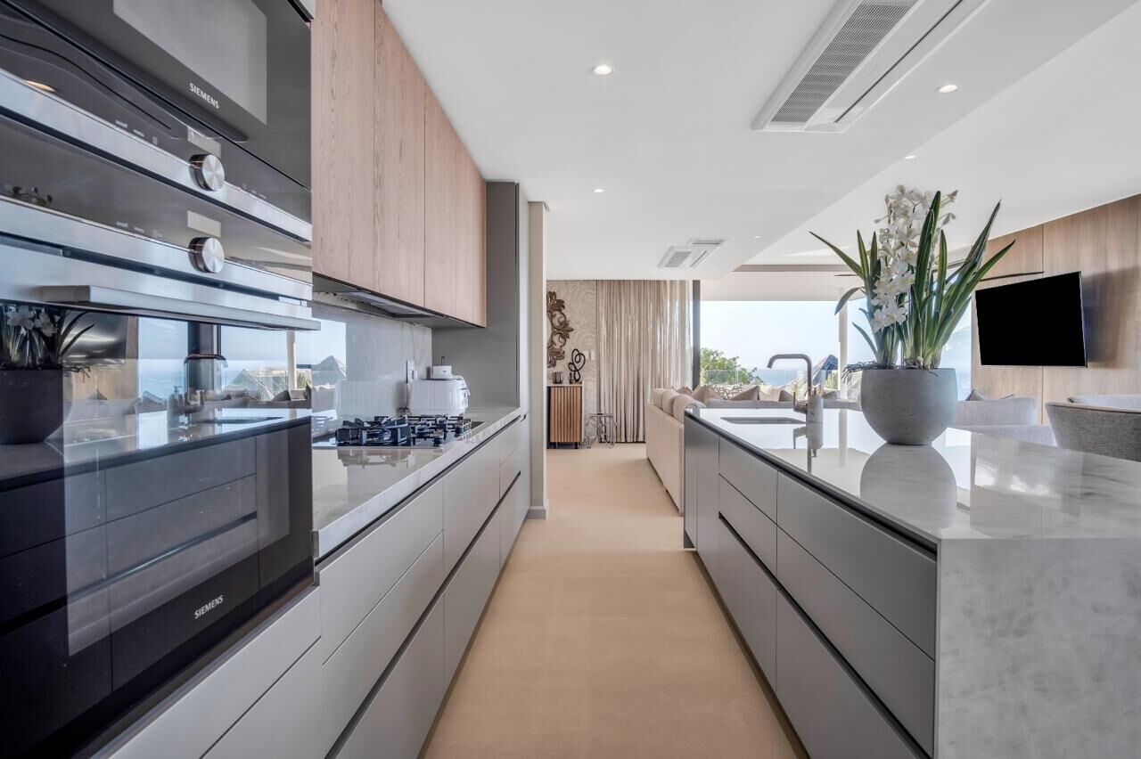 4 Bedroom Apartment To Let in Fresnaye, photo 5