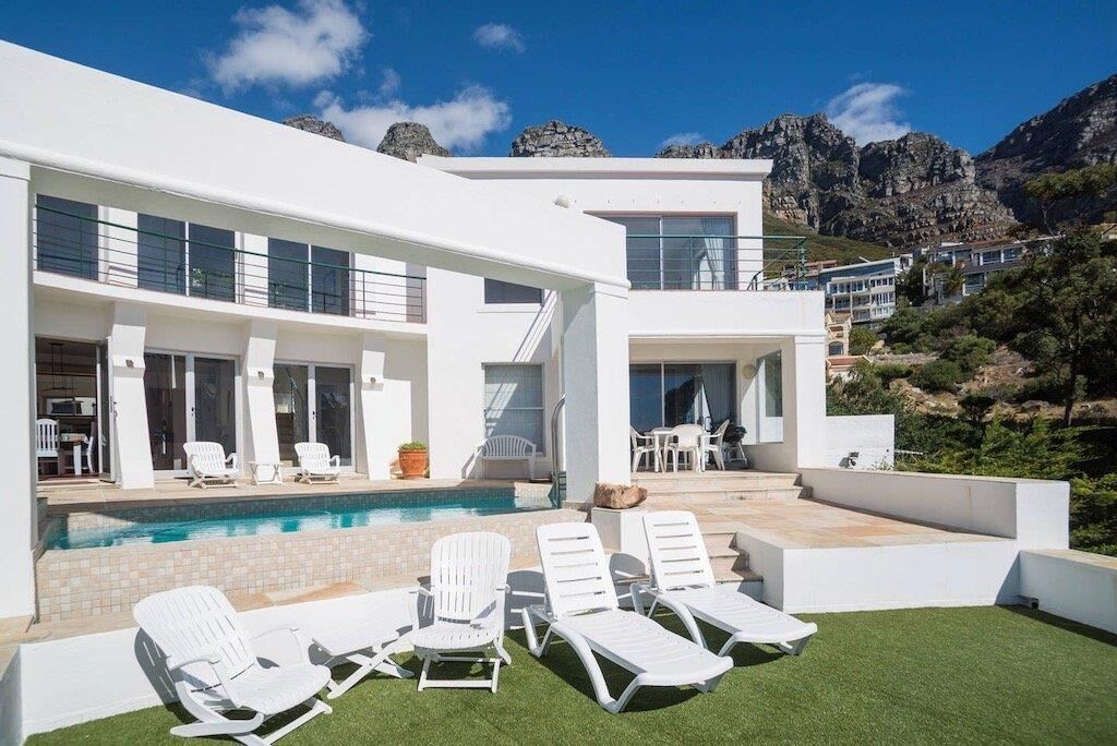 5 Bedroom House For Sale in Camps Bay, photo 3
