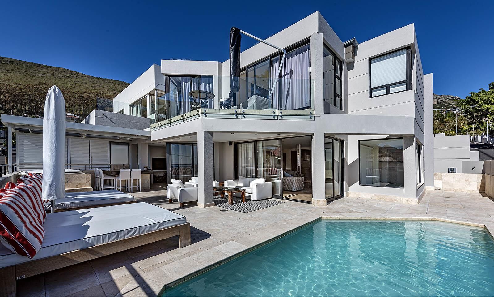 4 Bedroom House For Sale in Fresnaye