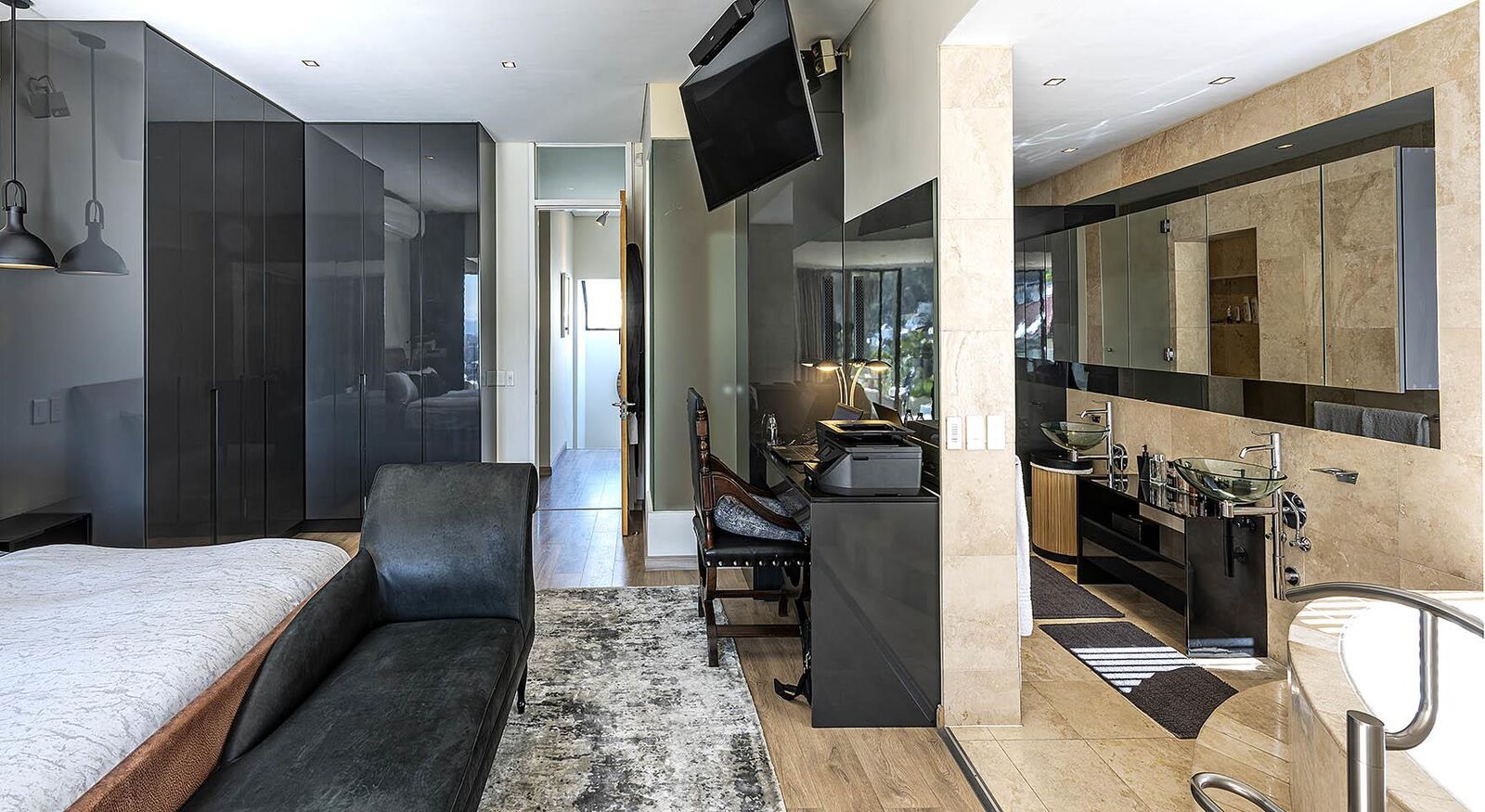 4 Bedroom House For Sale in Fresnaye, photo 10