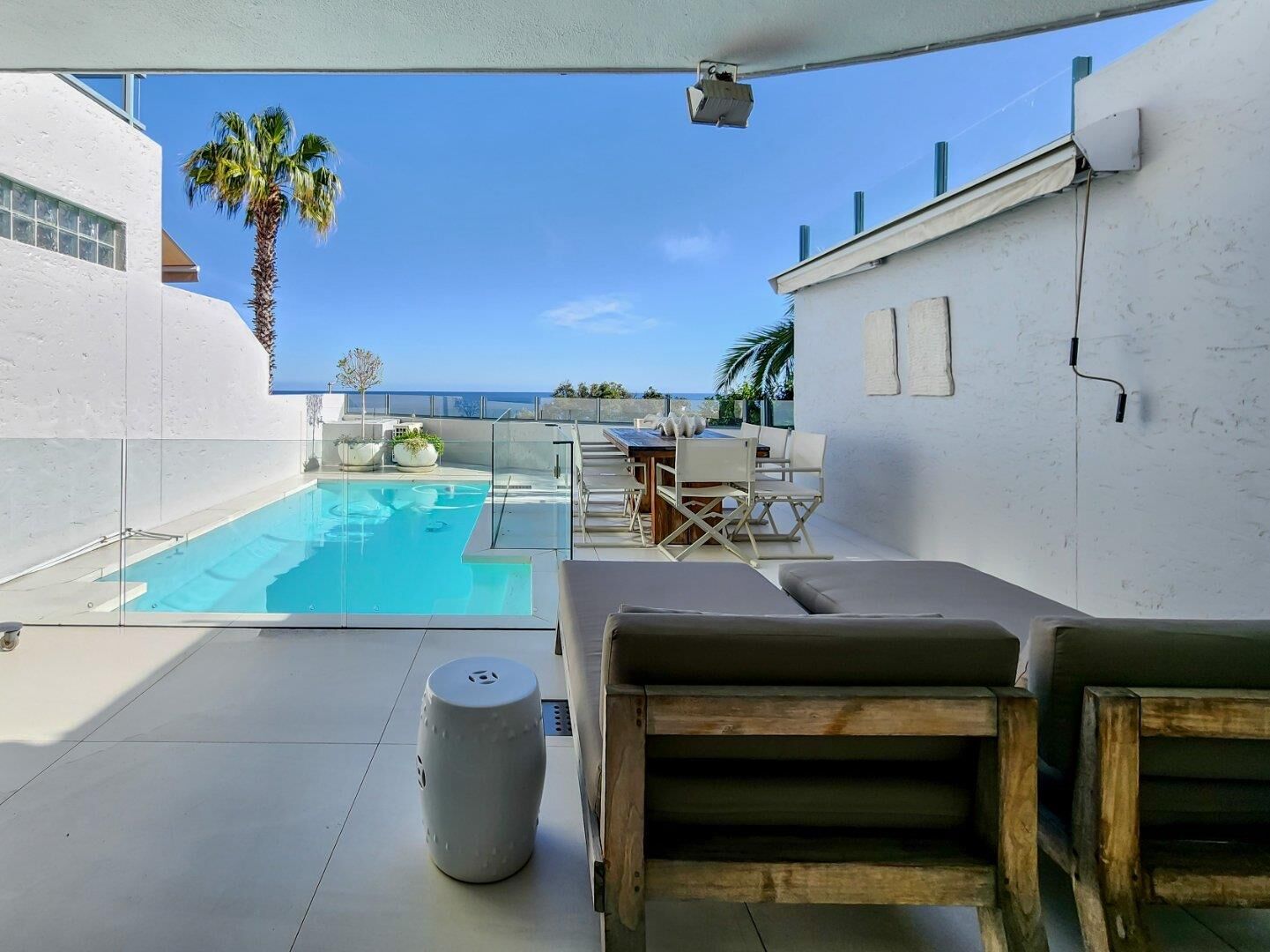 3 Bedroom Townhouse For Sale in Camps Bay, photo 3