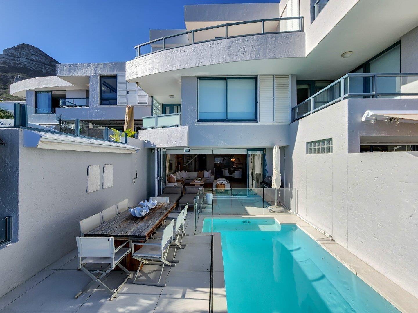 3 Bedroom Townhouse For Sale in Camps Bay, photo 5