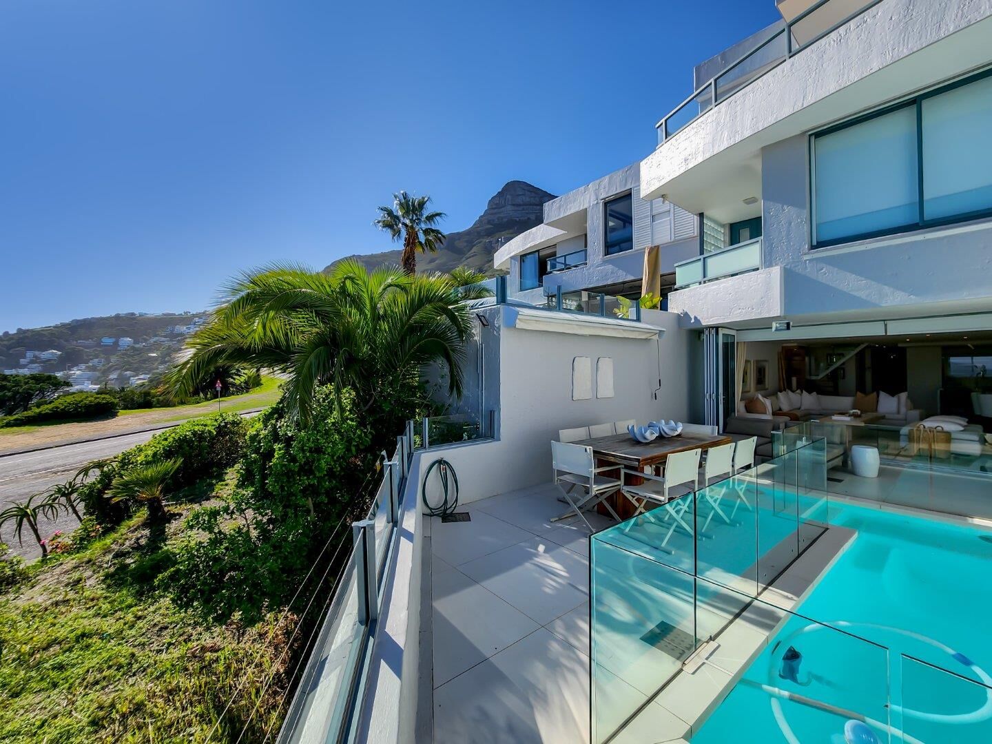 3 Bedroom Townhouse For Sale in Camps Bay, photo 8