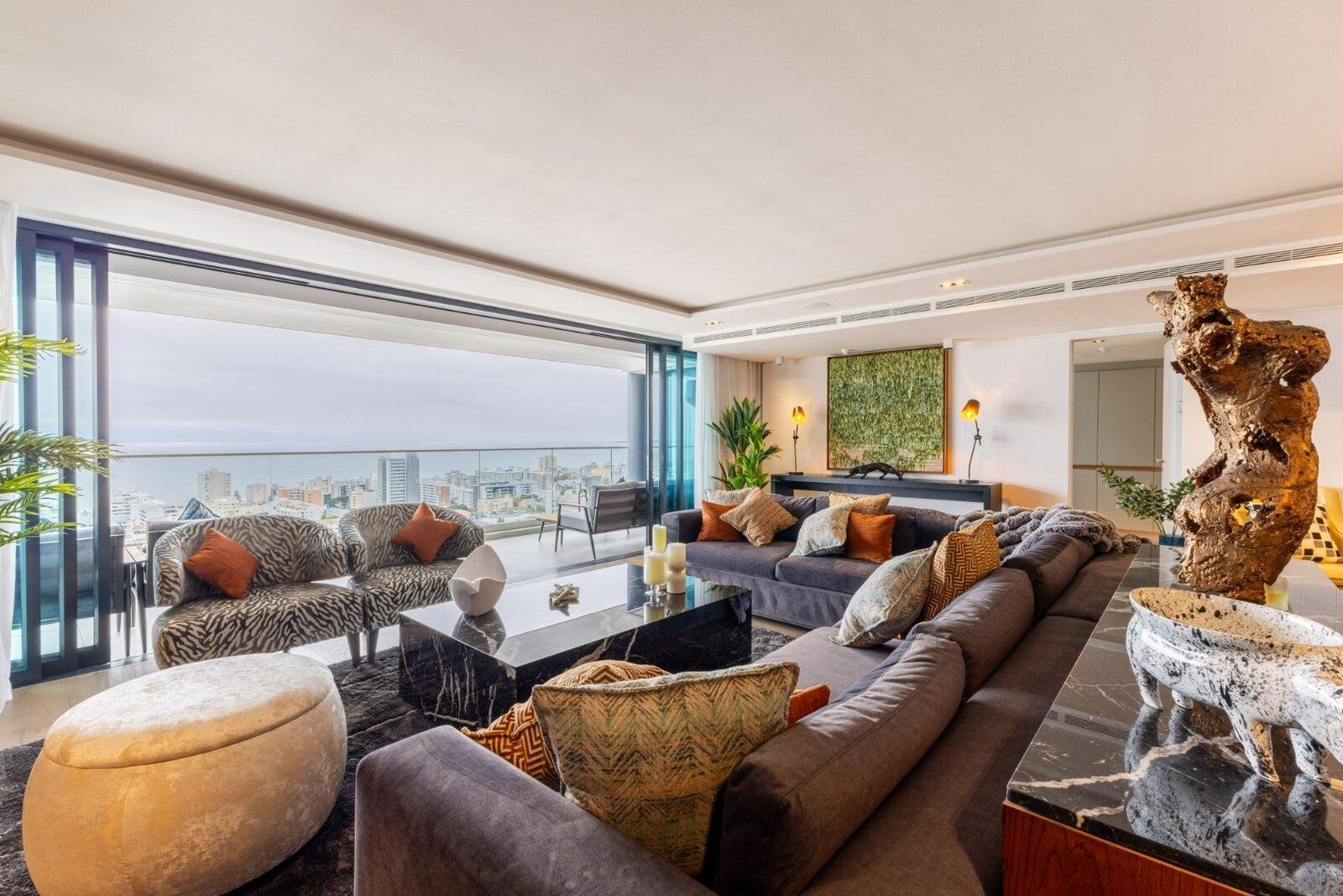 3 Bedroom Apartment For Sale in Sea Point, photo 6