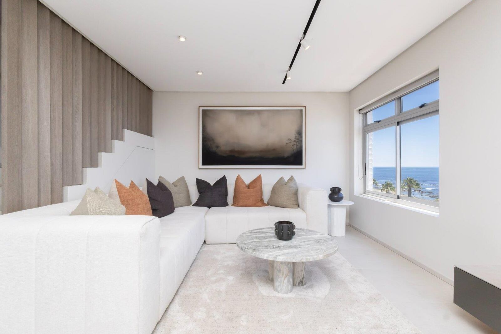 3 Bedroom Apartment For Sale in Mouille Point, photo 5