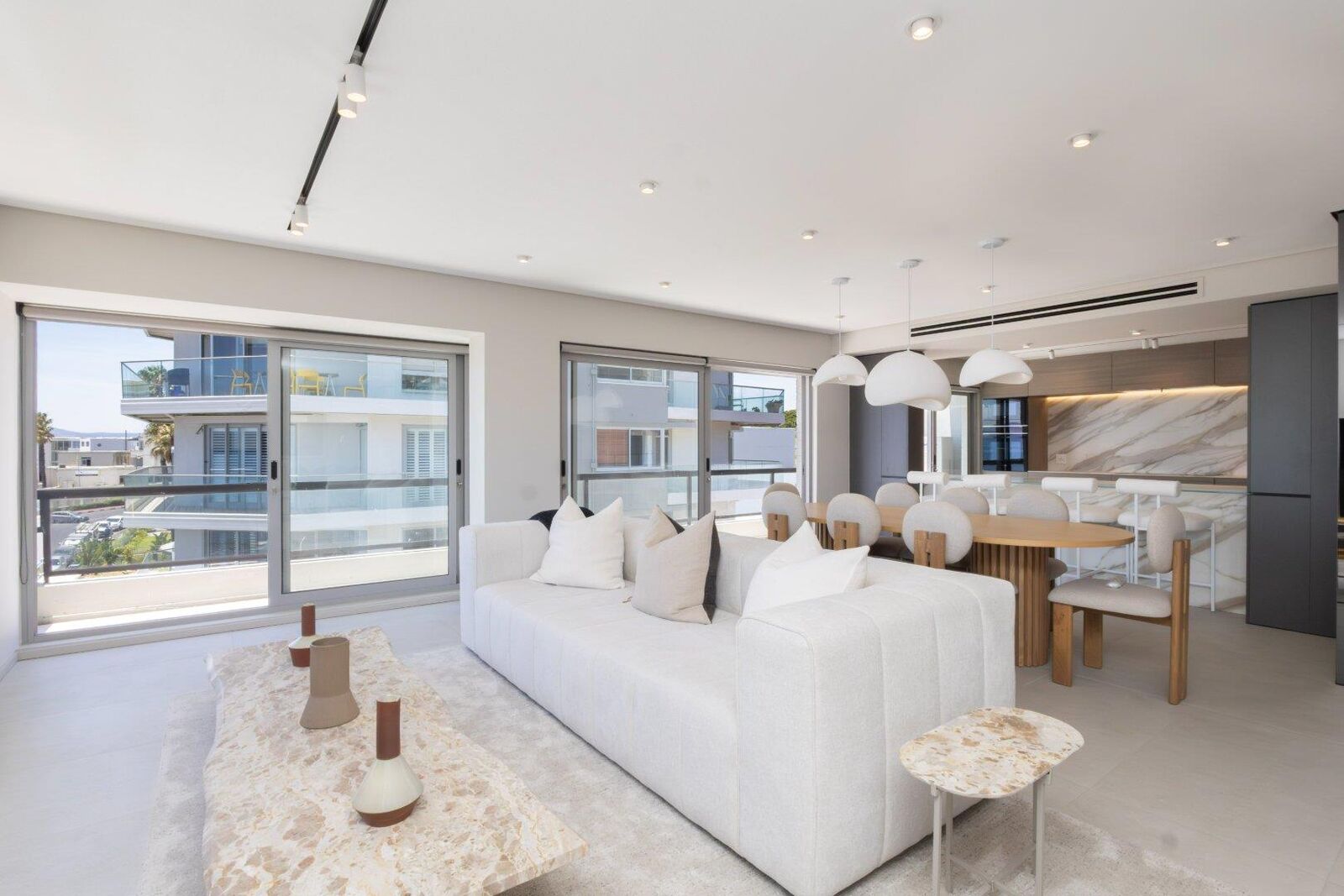 3 Bedroom Apartment For Sale in Mouille Point, photo 10