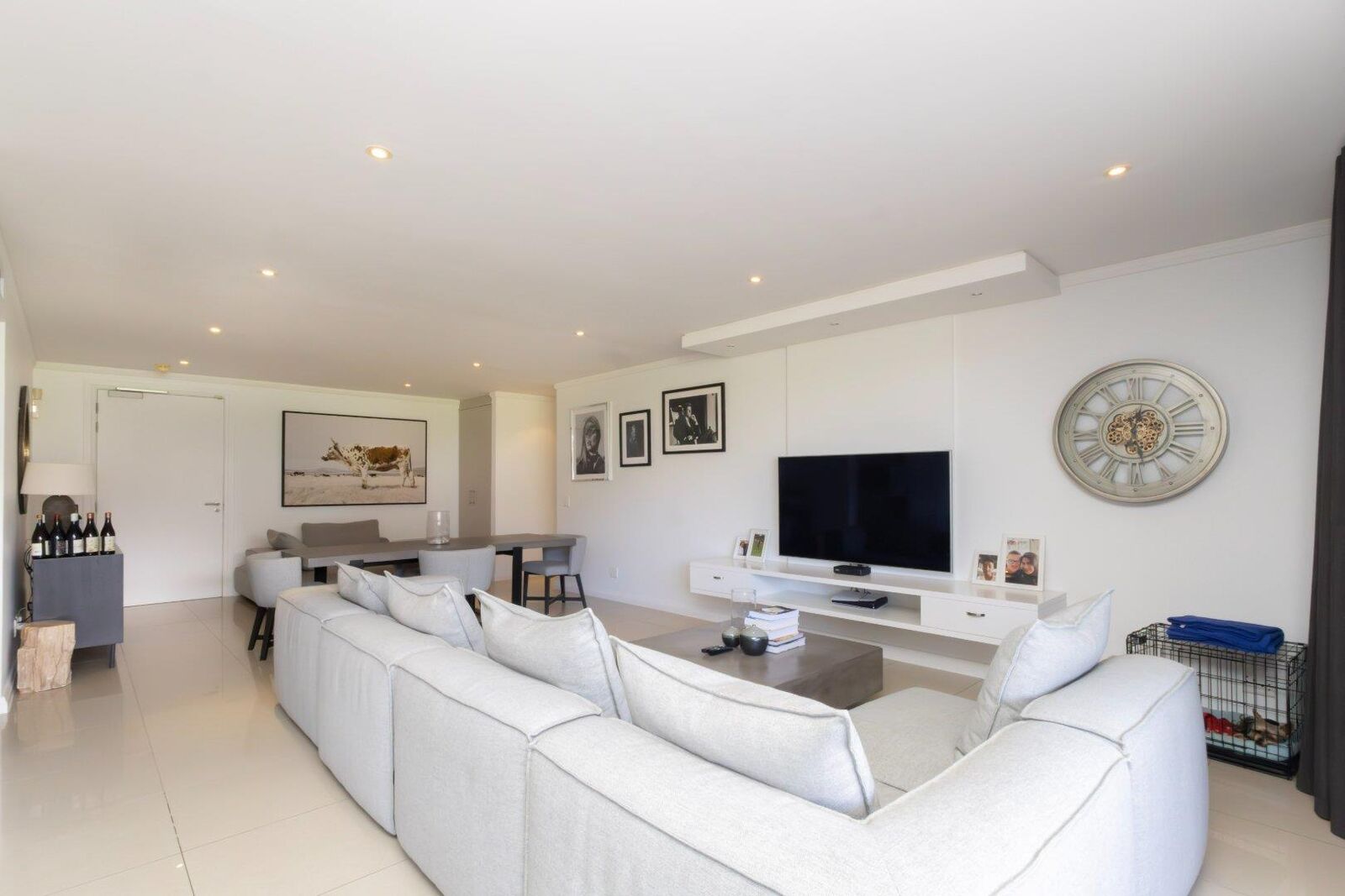 2 Bedroom Apartment For Sale in Mouille Point, photo 9