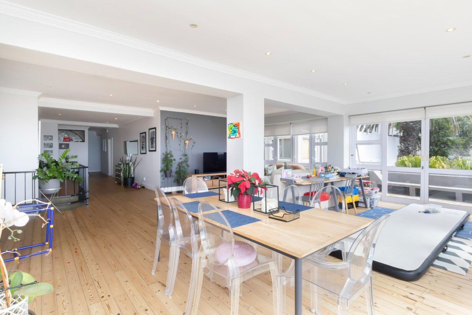 3 Bedroom House For Sale in Sea Point, photo 4