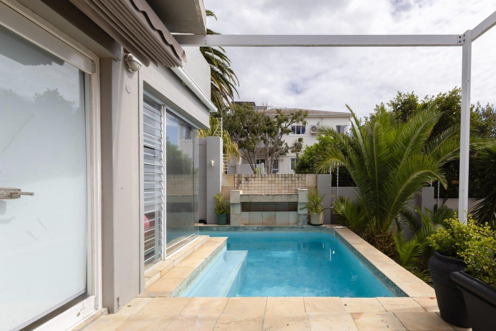 3 Bedroom House For Sale in Sea Point, photo 8