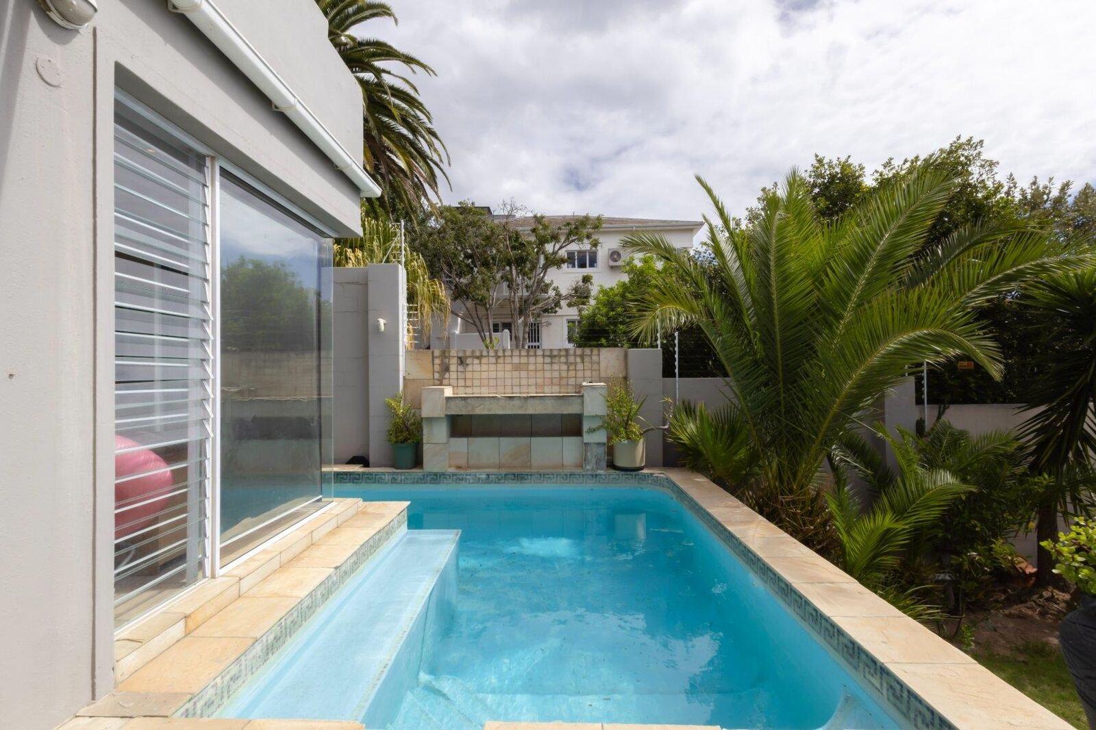 3 Bedroom House For Sale in Sea Point, photo 10