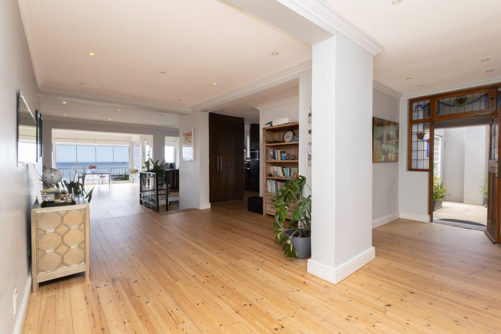 3 Bedroom House For Sale in Sea Point, photo 11