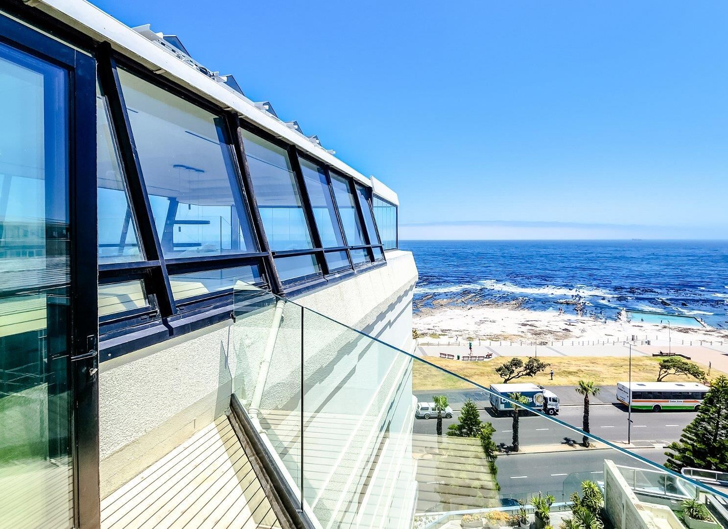 5 Bedroom Apartment For Sale in Sea Point, photo 10
