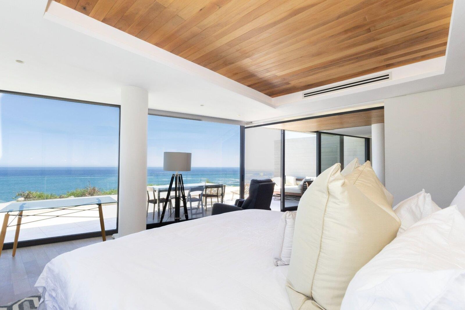 3 Bedroom Apartment To Let in Clifton, photo 7