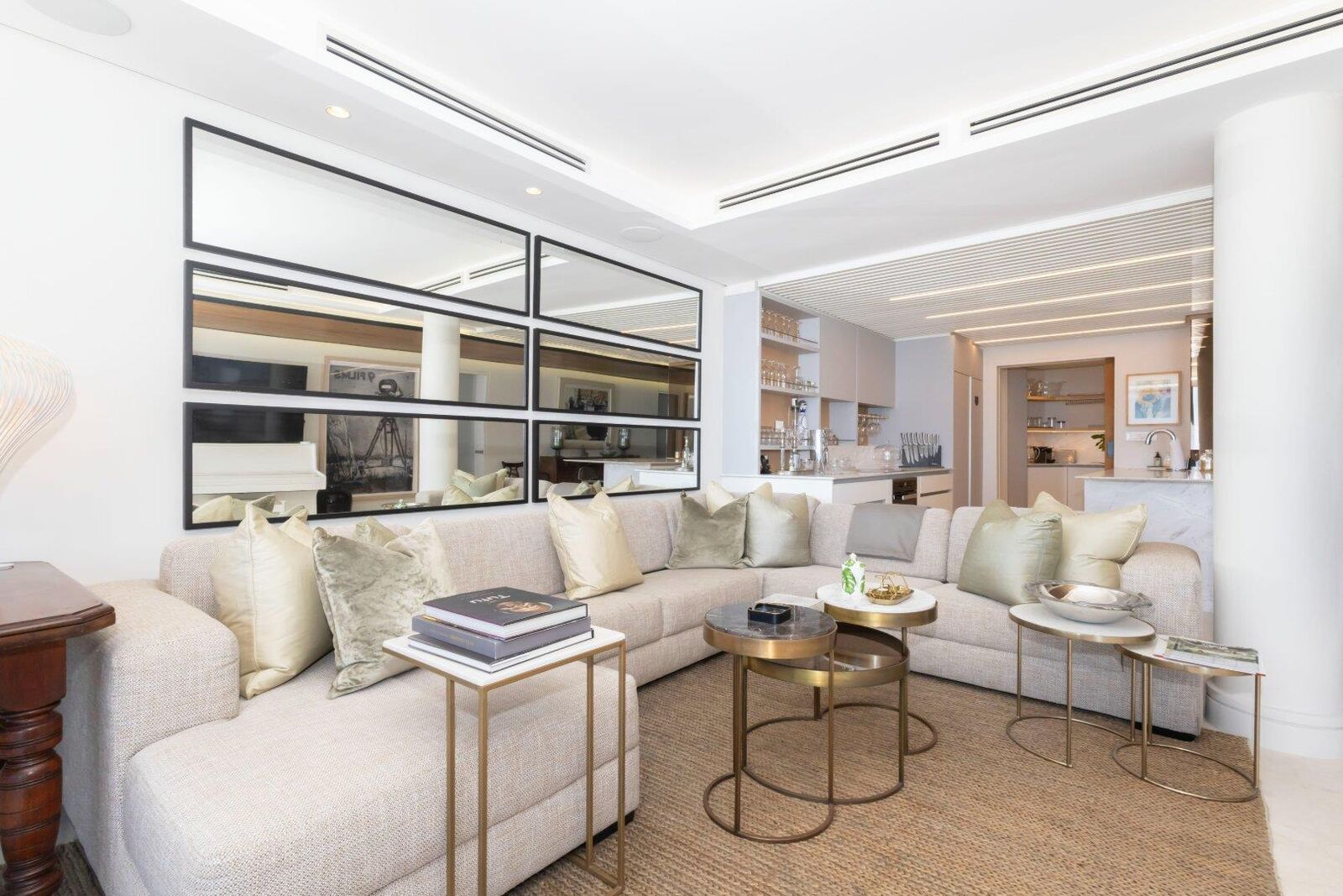 3 Bedroom Apartment To Let in Clifton, photo 11