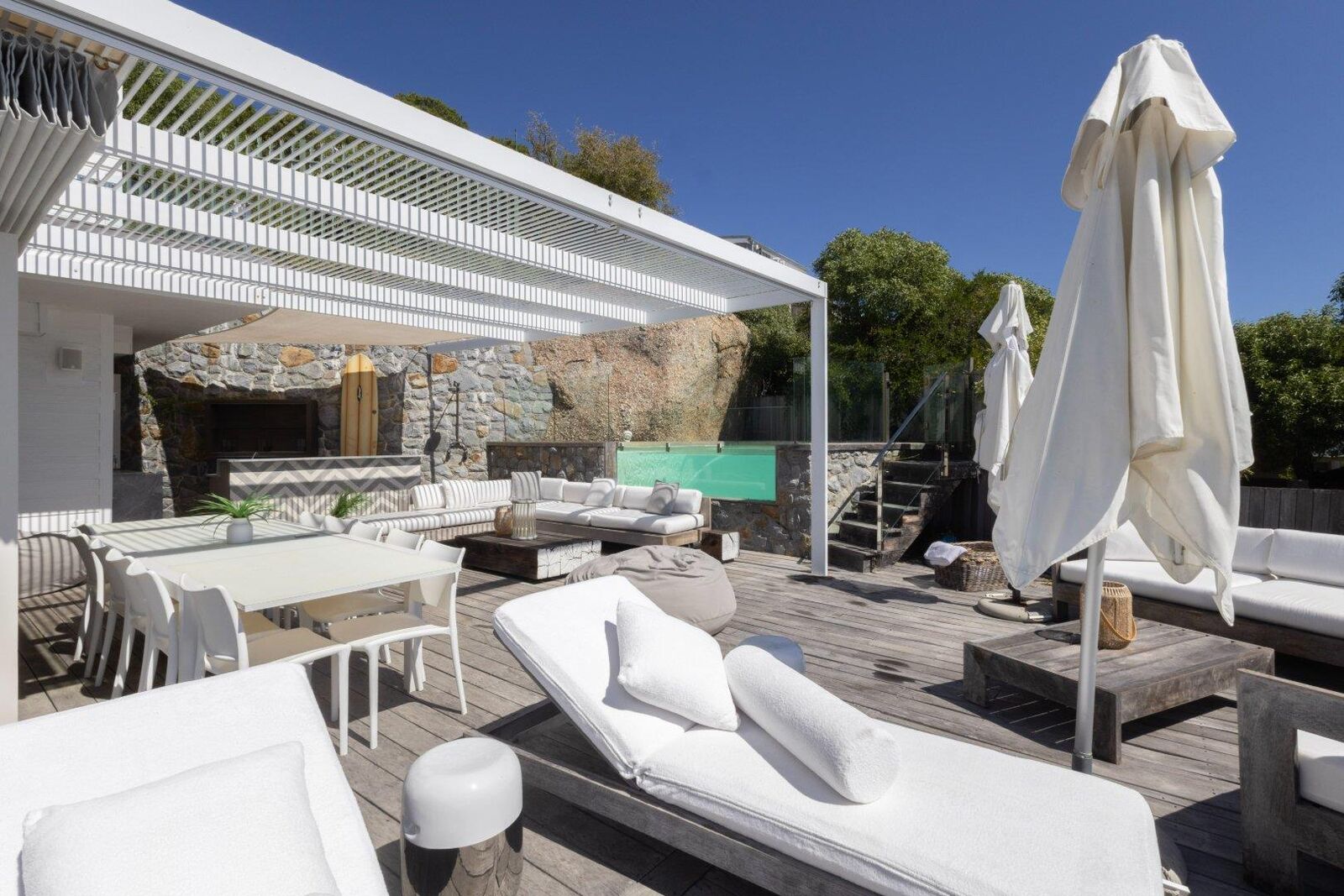 4 Bedroom House To Let in Clifton, photo 12