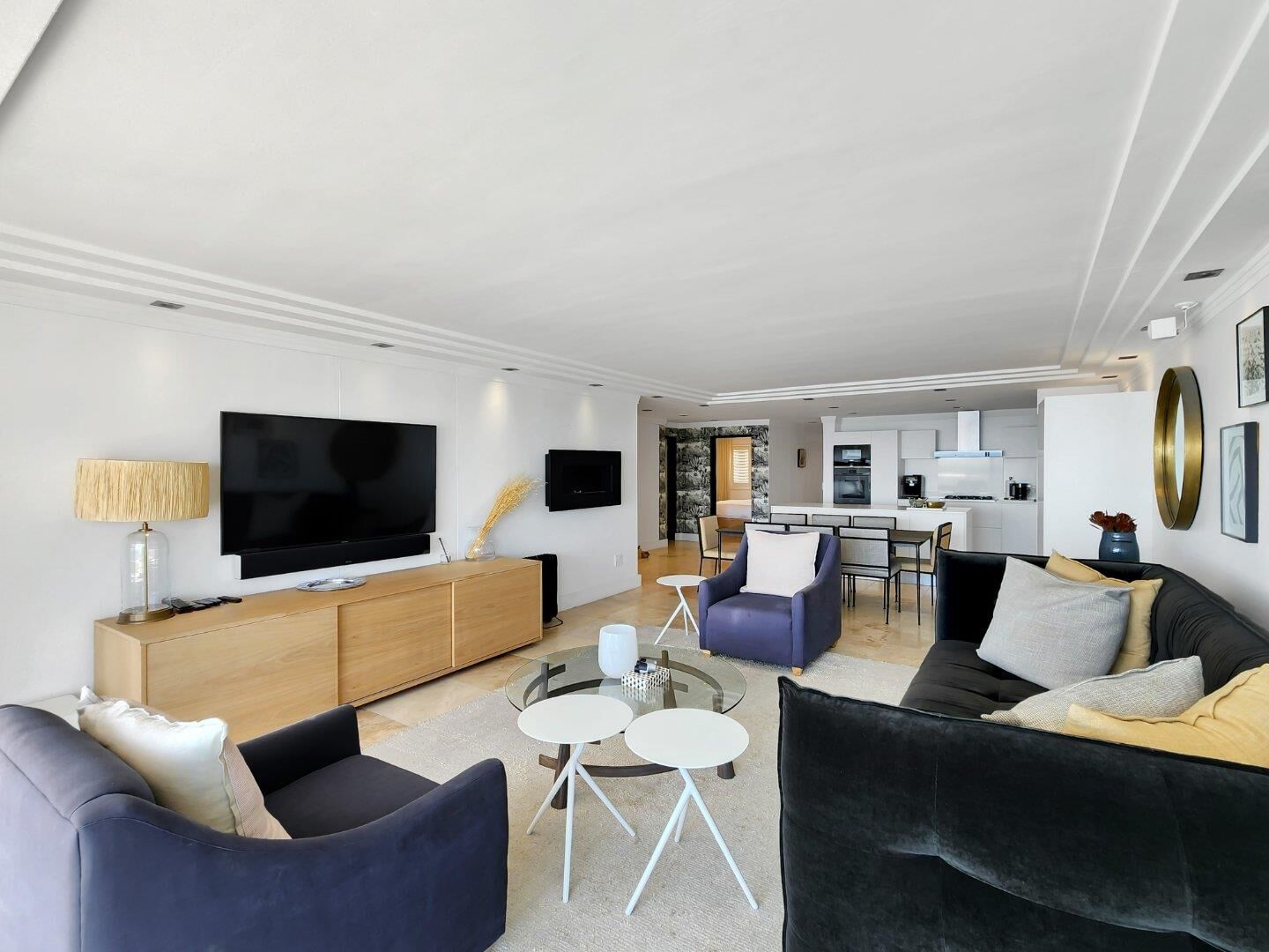 3 Bedroom Apartment For Sale in Bantry Bay, photo 8