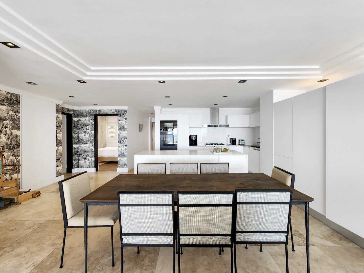 3 Bedroom Apartment For Sale in Bantry Bay, photo 10