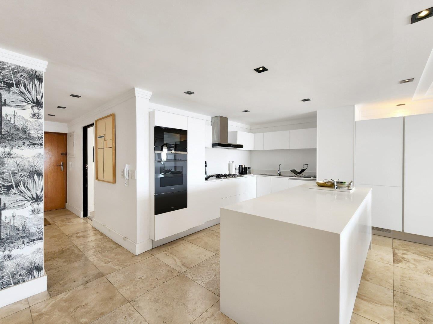 3 Bedroom Apartment For Sale in Bantry Bay, photo 12