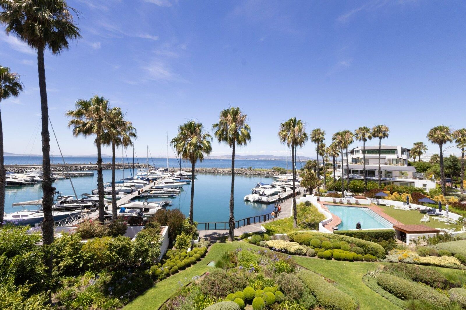 3 Bedroom Apartment For Sale in Mouille Point