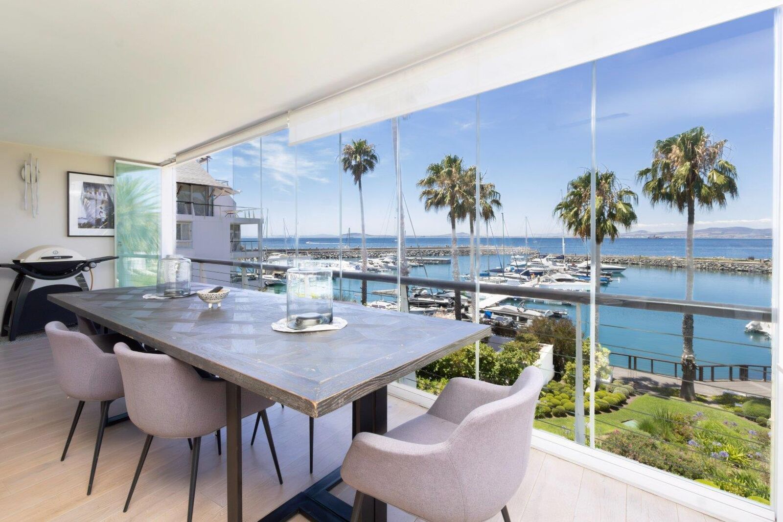3 Bedroom Apartment For Sale in Mouille Point, photo 4