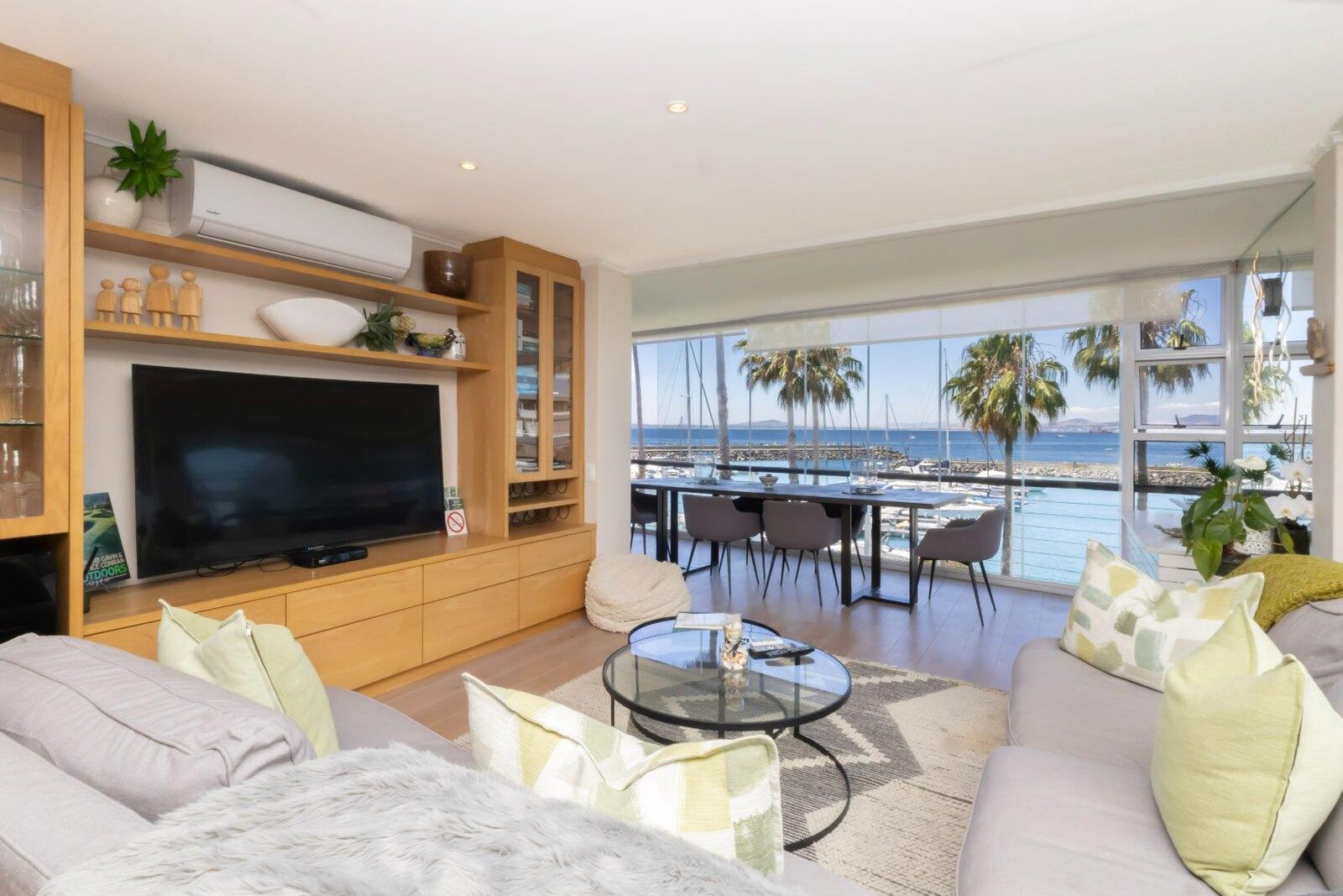 3 Bedroom Apartment For Sale in Mouille Point, photo 6