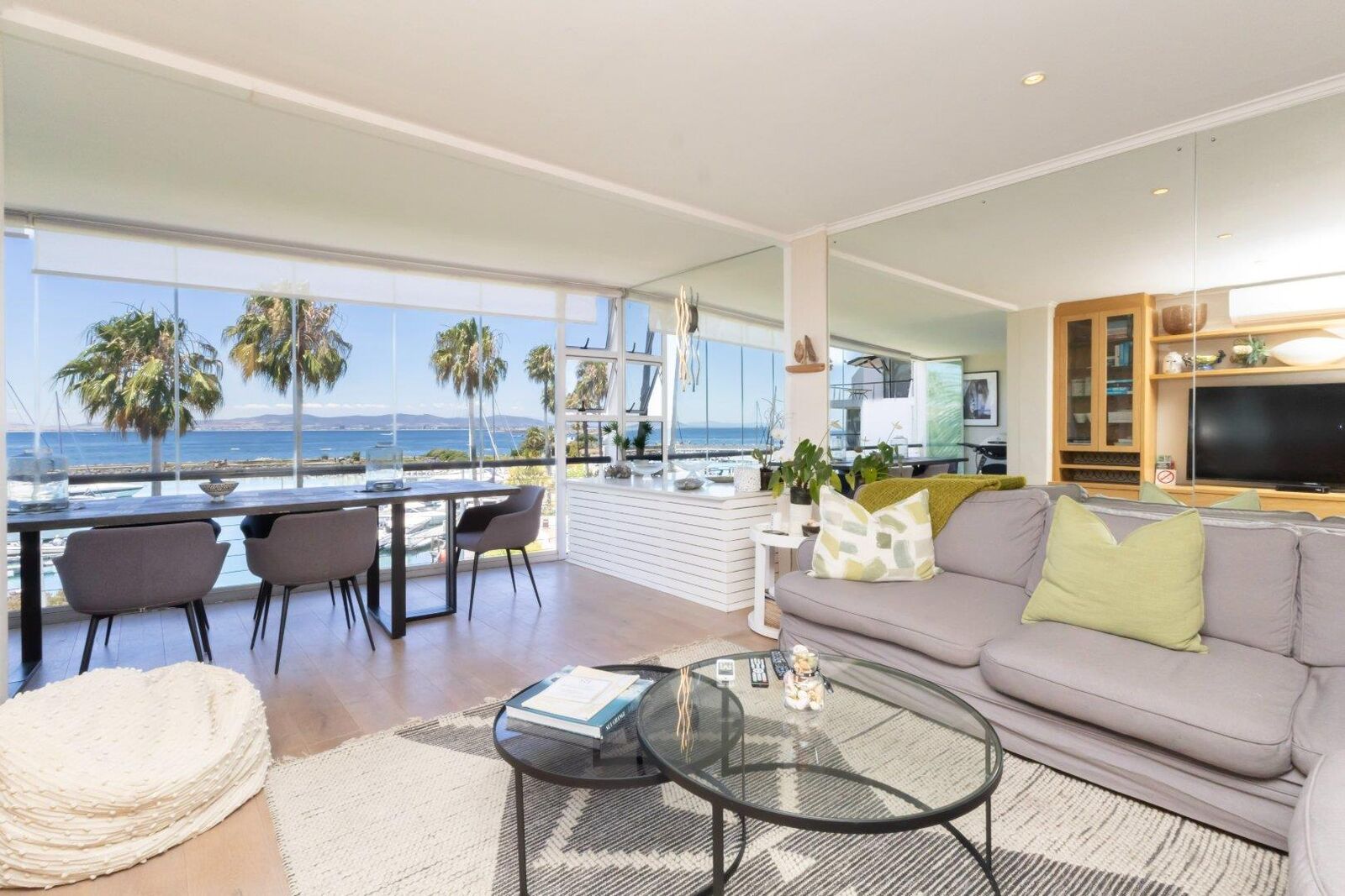 3 Bedroom Apartment For Sale in Mouille Point, photo 7