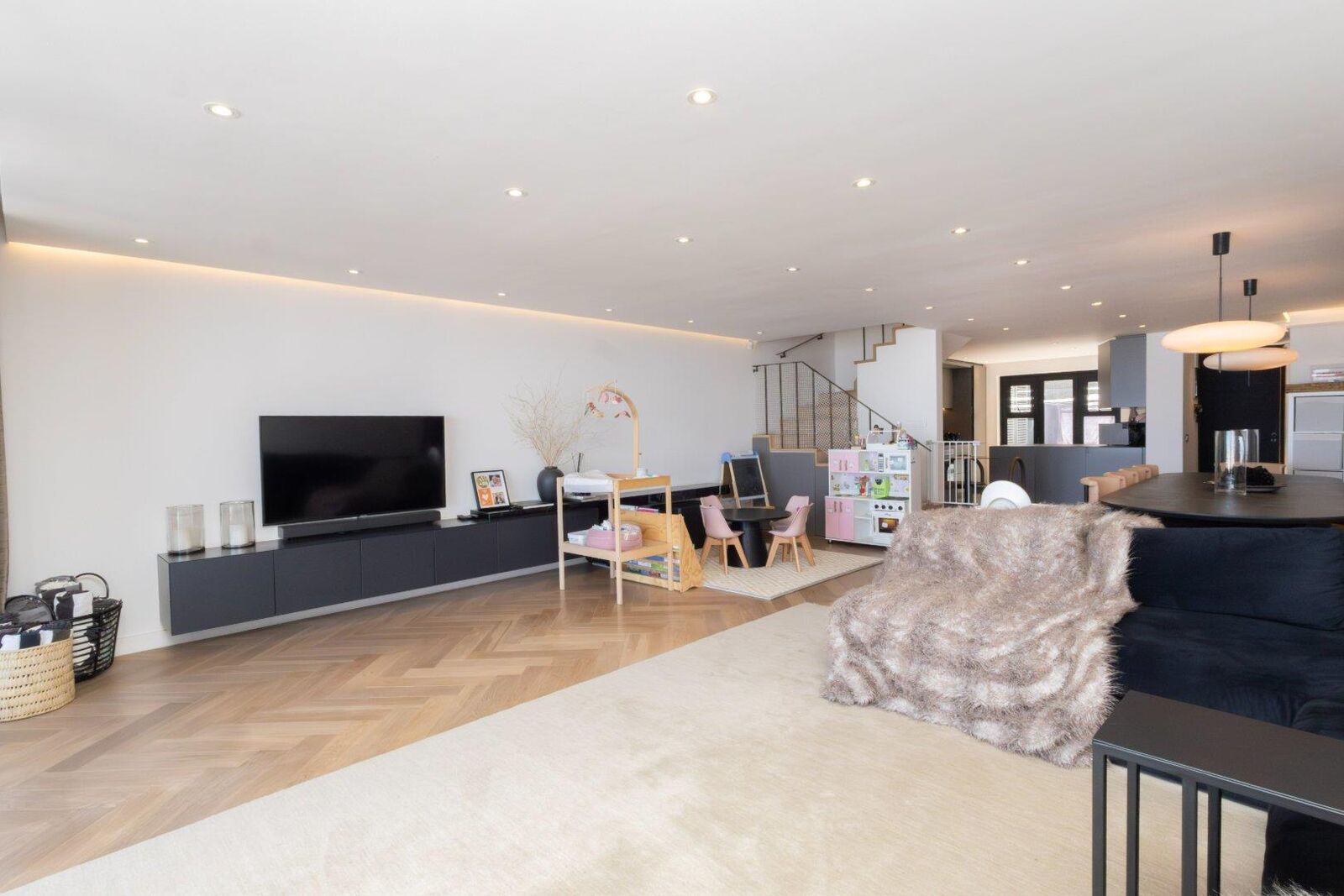 3 Bedroom House For Sale in Camps Bay, photo 4