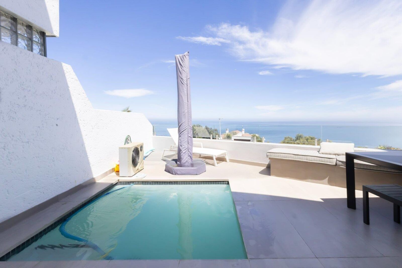 3 Bedroom House For Sale in Camps Bay, photo 5