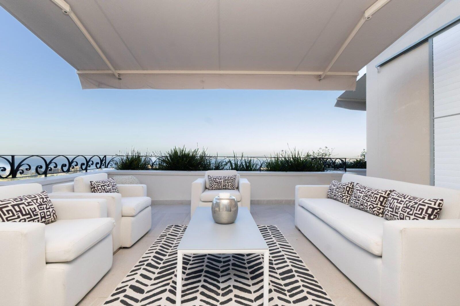 2 Bedroom Apartment For Sale in Green Point