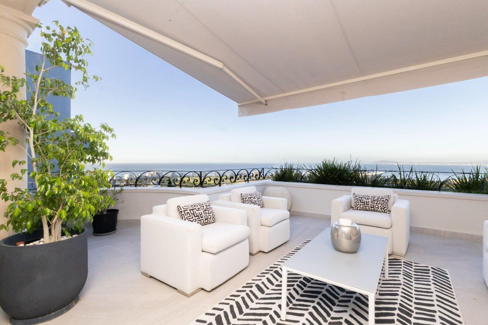 2 Bedroom Apartment For Sale in Green Point, photo 5