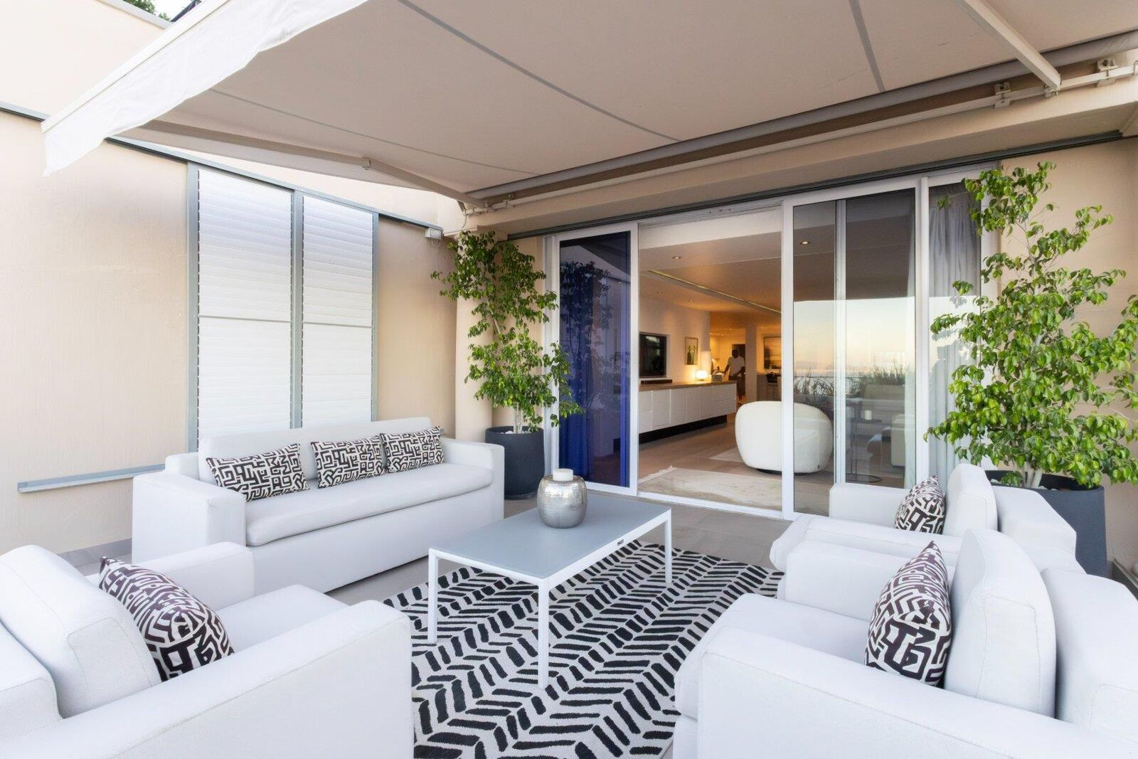 2 Bedroom Apartment For Sale in Green Point, photo 6