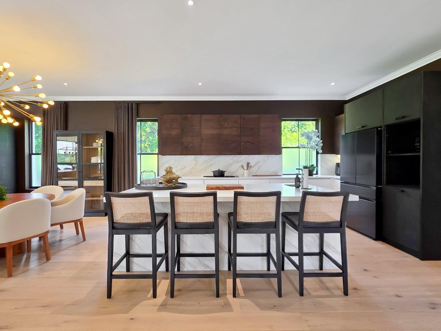4 Bedroom House For Sale in Constantia, photo 8