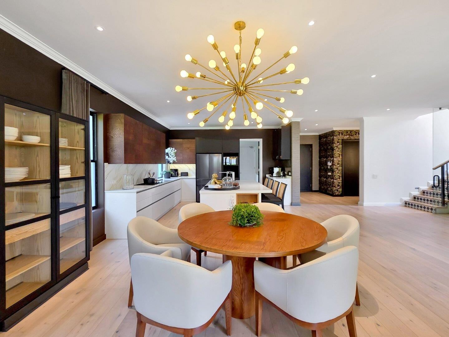4 Bedroom House For Sale in Constantia, photo 10