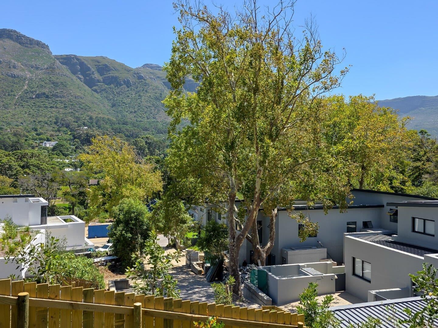 3 Bedroom Townhouse To Let in Overkloof, photo 2
