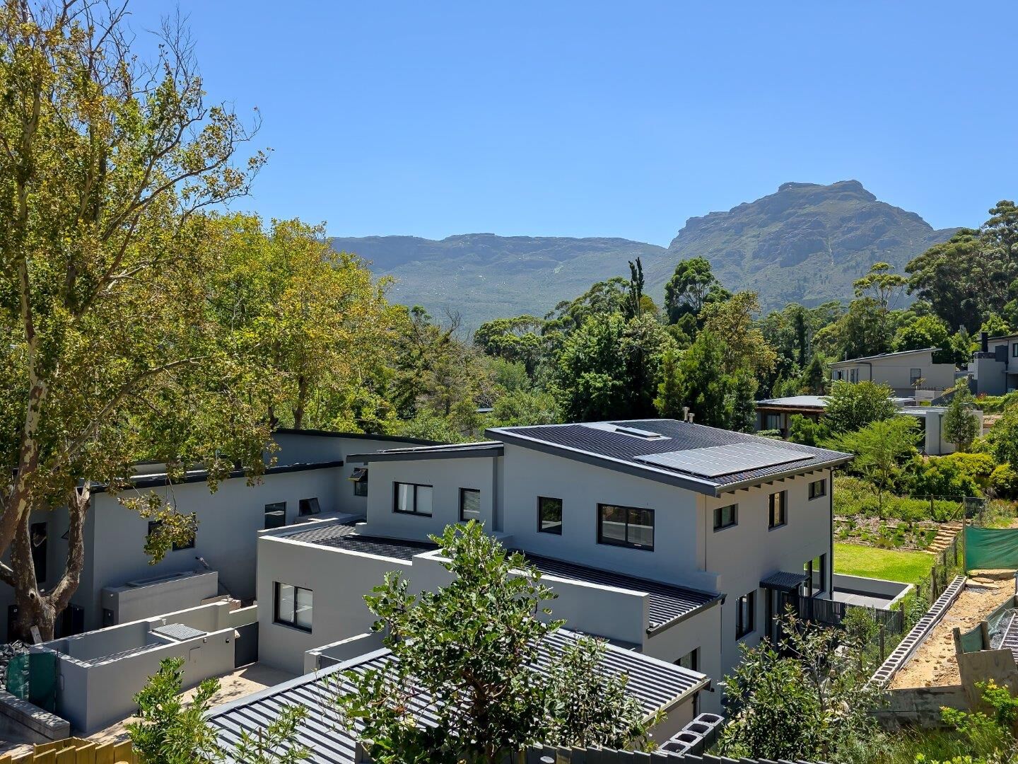 3 Bedroom Townhouse To Let in Overkloof, photo 3