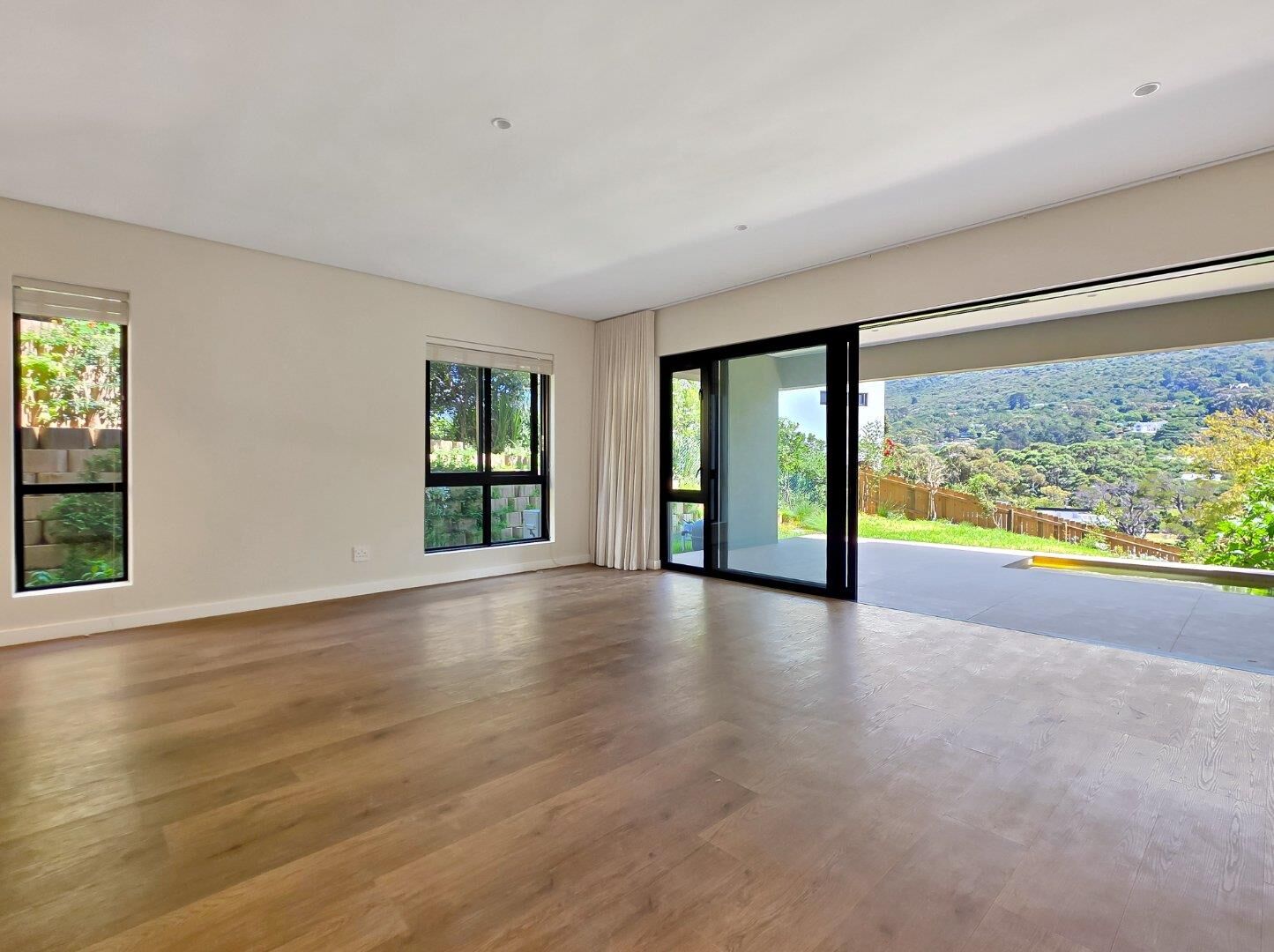 3 Bedroom Townhouse To Let in Overkloof, photo 12